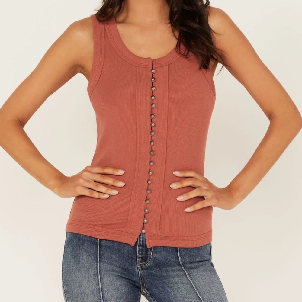 IdyllWind Edna Button Front Ribbed Tank in Pecan Size XXL